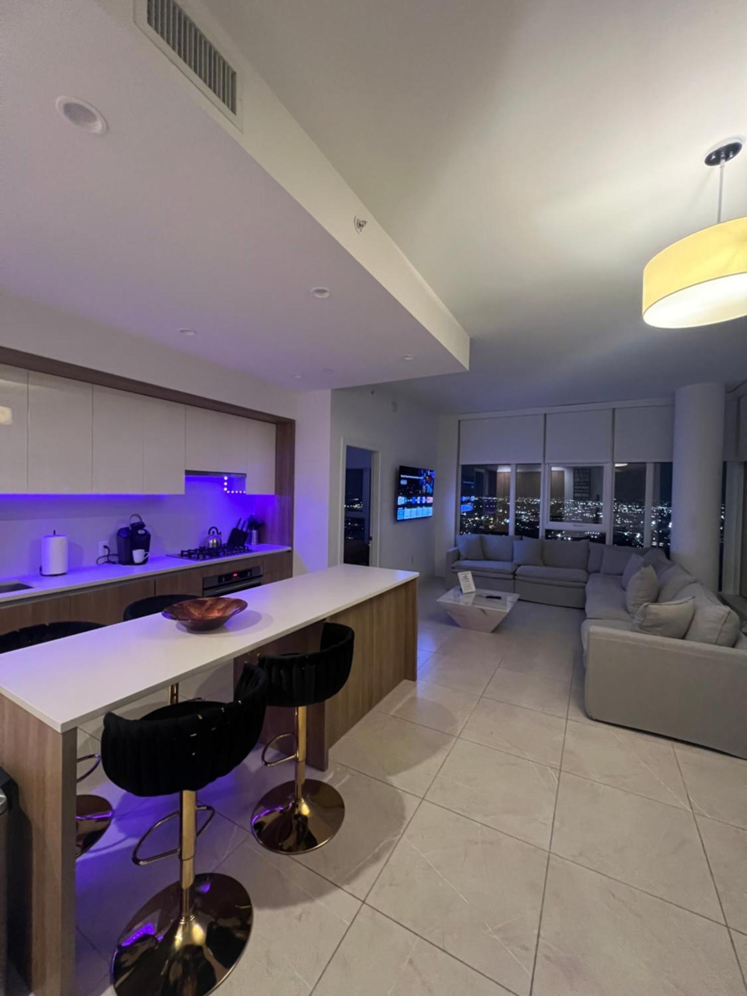 2br Panoramic View - Dtla *